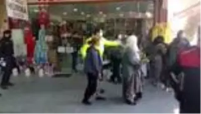 'Tırnakçılık' yöntemiyle dolandırıcılık iddiasıyla 6 şüpheli yakalandı 'Tırnakçılık' yöntemiyle dolandırıcılık iddiasıyla 6 şüpheli yakalandı