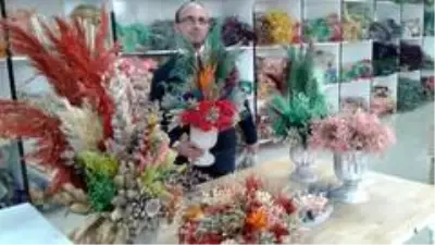 Toroslar'da ayaklar altında ezilen otları boyayıp 10 ülkeye ihraç ediyor Toroslar'da ayaklar altında ezilen otları boyayıp 10 ülkeye ihraç ediyor
