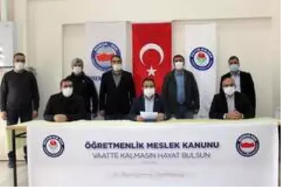 Kütahya'da Öğretmenlik Meslek Kanunu talebi Kütahya'da Öğretmenlik Meslek Kanunu talebi
