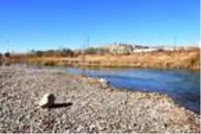 Türkiye'nin en uzun nehri Kızılırmak'ta su seviyesi azaldı Türkiye'nin en uzun nehri Kızılırmak'ta su seviyesi azaldı