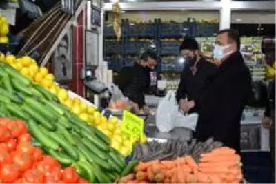 Vali Akbıyık manav alışverişini kendisi yaptı Vali Akbıyık manav alışverişini kendisi yaptı