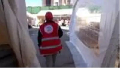 Yabancı öğrenciler, İzmir depremi sonrası Türk Kızılay gönüllüsü oldu Yabancı öğrenciler, İzmir depremi sonrası Türk Kızılay gönüllüsü oldu