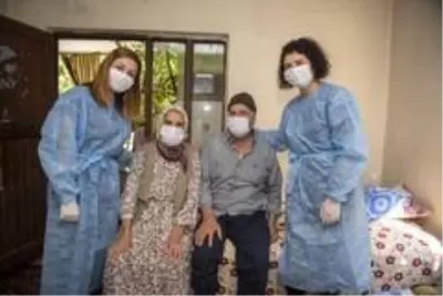 Yatalak Hasan amca, evde sağlık ve bakım ekiplerinin desteğiyle yeniden yürümeye başladı Yatalak Hasan amca, evde sağlık ve bakım ekiplerinin desteğiyle yeniden yürümeye başladı