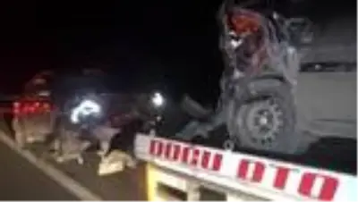 Son dakika haberi... Yola dökülen pancar küspesi zincirleme trafik kazasına neden oldu: 5 yaralı Son dakika haberi... Yola dökülen pancar küspesi zincirleme trafik kazasına neden oldu: 5 yaralı