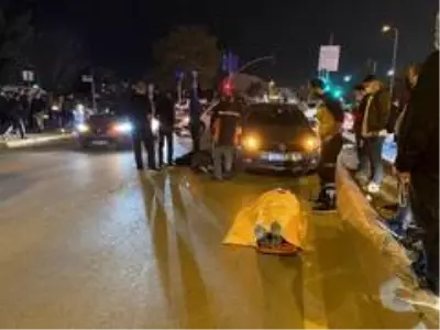 Yolun karşısına geçmeye çalışan kadınlara otomobil çarptı: 2 yaralı Yolun karşısına geçmeye çalışan kadınlara otomobil çarptı: 2 yaralı