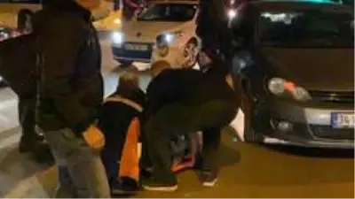 Yolun karşısına geçmeye çalışan kadınlara otomobil çarptı: 2 yaralı Yolun karşısına geçmeye çalışan kadınlara otomobil çarptı: 2 yaralı