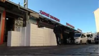 15 liradan satılan hamsinin kilosunun 3 TL'ye düştüğünü duyunca balıkçıya akın ettiler 15 liradan satılan hamsinin kilosunun 3 TL'ye düştüğünü duyunca balıkçıya akın ettiler