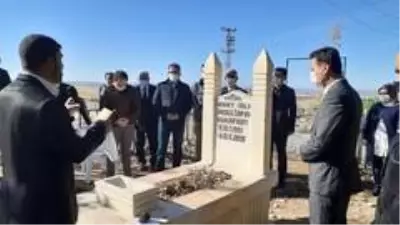Abdulgafur Büyükfırat mezarı başında anıldı Abdulgafur Büyükfırat mezarı başında anıldı