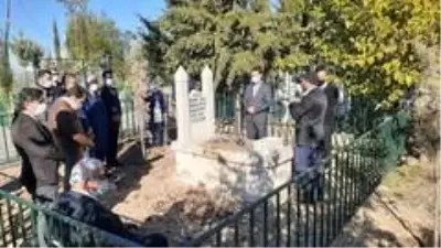 Abdulgafur Büyükfırat mezarı başında anıldı Abdulgafur Büyükfırat mezarı başında anıldı
