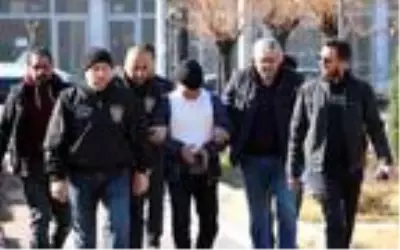 Ablası ve eniştesini öldüren polis memuruna 2 kez müebbet hapis cezası Ablası ve eniştesini öldüren polis memuruna 2 kez müebbet hapis cezası