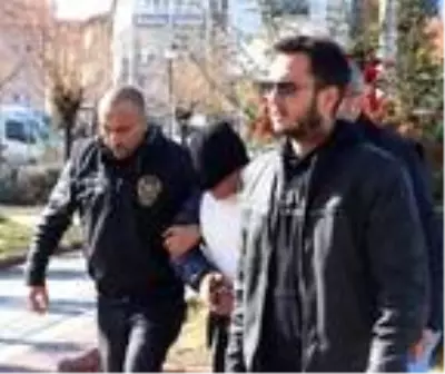 Ablası ve eniştesini öldüren polis memuruna 2 kez müebbet hapis cezası Ablası ve eniştesini öldüren polis memuruna 2 kez müebbet hapis cezası