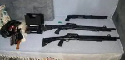 Adana'da silah ve mühimmat kaçakçılığı operasyonu: 3 gözaltı Adana'da silah ve mühimmat kaçakçılığı operasyonu: 3 gözaltı