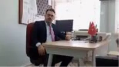 AFYONKARAHİSAR - Öğretmenler Günü için hazırlanan videodaki 'hediye' sahnesi duygulandırdı AFYONKARAHİSAR - Öğretmenler Günü için hazırlanan videodaki 'hediye' sahnesi duygulandırdı