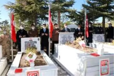Son dakika: Ahlatlı şehitler şehadetlerinin yıldönümünde kabirleri başında anıldı Son dakika: Ahlatlı şehitler şehadetlerinin yıldönümünde kabirleri başında anıldı