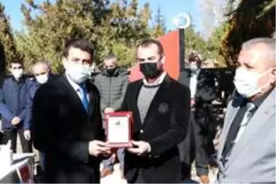 Son dakika: Ahlatlı şehitler şehadetlerinin yıldönümünde kabirleri başında anıldı Son dakika: Ahlatlı şehitler şehadetlerinin yıldönümünde kabirleri başında anıldı