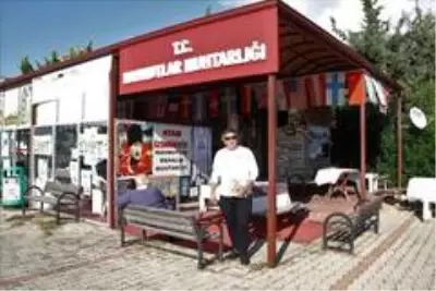 Antalya'da 3 dil bilen muhtar 40 milletten 15 bin yabancıya hizmet ediyor Antalya'da 3 dil bilen muhtar 40 milletten 15 bin yabancıya hizmet ediyor