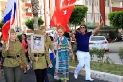 Antalya'da 3 dil bilen muhtar 40 milletten 15 bin yabancıya hizmet ediyor Antalya'da 3 dil bilen muhtar 40 milletten 15 bin yabancıya hizmet ediyor