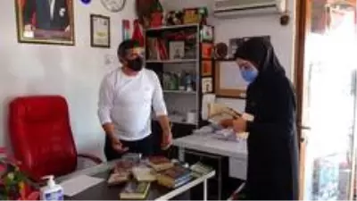 Antalya'da 3 dil bilen muhtar 40 milletten 15 bin yabancıya hizmet ediyor Antalya'da 3 dil bilen muhtar 40 milletten 15 bin yabancıya hizmet ediyor