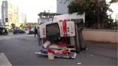 Son dakika haberi | Antalya'da ambulans kazası: 1 hemşire yaralı Son dakika haberi | Antalya'da ambulans kazası: 1 hemşire yaralı
