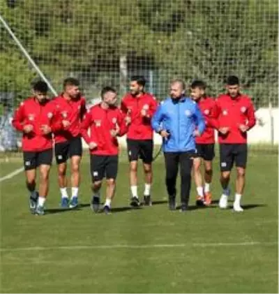 Antalyaspor'un kırmızı kartlarla başı dertte Antalyaspor'un kırmızı kartlarla başı dertte
