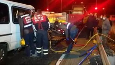Son Dakika | Aydın'da kamyonet tırın altına girdi: 1 ölü, 1 yaralı Son Dakika | Aydın'da kamyonet tırın altına girdi: 1 ölü, 1 yaralı