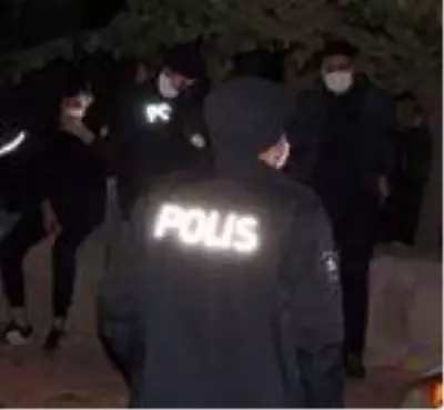 Babasının aracını izinsiz alan ehliyetsiz sürücüyü polis yakaladı Babasının aracını izinsiz alan ehliyetsiz sürücüyü polis yakaladı