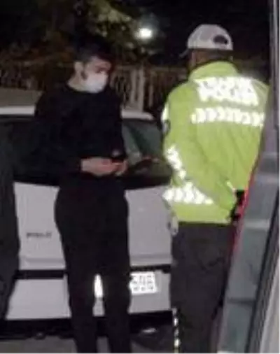 Babasının aracını izinsiz alan ehliyetsiz sürücüyü polis yakaladı Babasının aracını izinsiz alan ehliyetsiz sürücüyü polis yakaladı