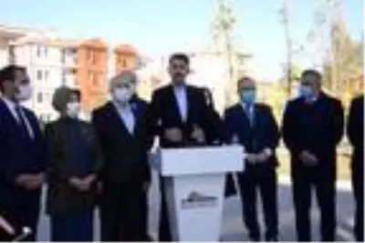Bakan Kurum: 'Elazığ'da 19 bin 500 konuttan 2 bin 500'ünü tamamladık' Bakan Kurum: 'Elazığ'da 19 bin 500 konuttan 2 bin 500'ünü tamamladık'