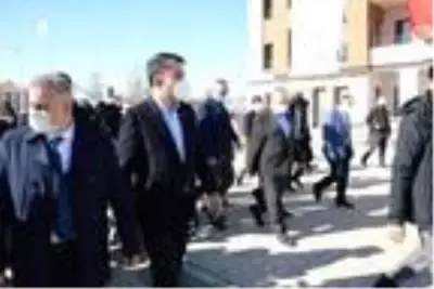 Bakan Kurum: 'Elazığ'da 19 bin 500 konuttan 2 bin 500'ünü tamamladık' Bakan Kurum: 'Elazığ'da 19 bin 500 konuttan 2 bin 500'ünü tamamladık'