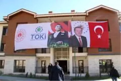 Bakan Kurum deprem konutlarını inceledi Bakan Kurum deprem konutlarını inceledi