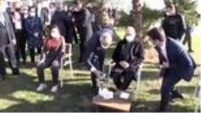 BALIKESİR - İçişleri Bakanı Soylu, kamp yapan kadın futbol takımı oyuncularıyla bir araya geldi BALIKESİR - İçişleri Bakanı Soylu, kamp yapan kadın futbol takımı oyuncularıyla bir araya geldi