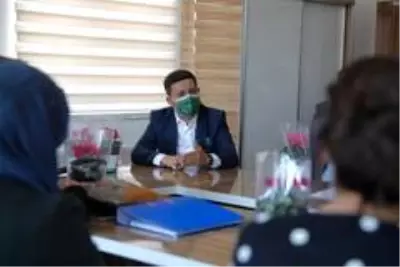 Başkan Arı, okullara çiçek gönderip öğretmenlerin günlerini kutladı Başkan Arı, okullara çiçek gönderip öğretmenlerin günlerini kutladı
