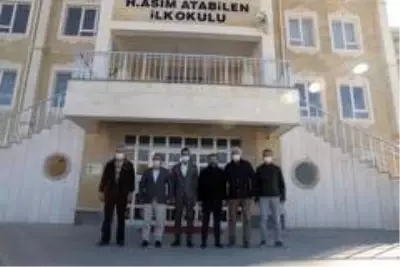 Başkan Arı, okullara çiçek gönderip öğretmenlerin günlerini kutladı Başkan Arı, okullara çiçek gönderip öğretmenlerin günlerini kutladı