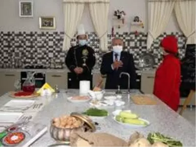 Başkan Büyükkılıç, kursiyerlere gilaborunun faydalarını anlattı Başkan Büyükkılıç, kursiyerlere gilaborunun faydalarını anlattı