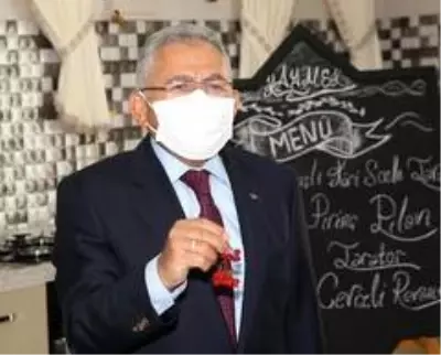 Başkan Büyükkılıç, kursiyerlere gilaborunun faydalarını anlattı Başkan Büyükkılıç, kursiyerlere gilaborunun faydalarını anlattı