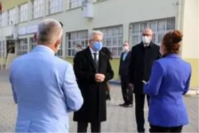 Başkan Erdem'den öğretmenlere anlamlı armağan Başkan Erdem'den öğretmenlere anlamlı armağan