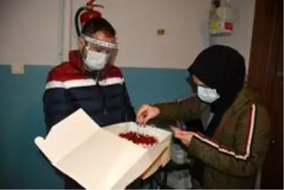 Başkan Hürriyet'ten küçük Berkay'a pasta sürprizi Başkan Hürriyet'ten küçük Berkay'a pasta sürprizi