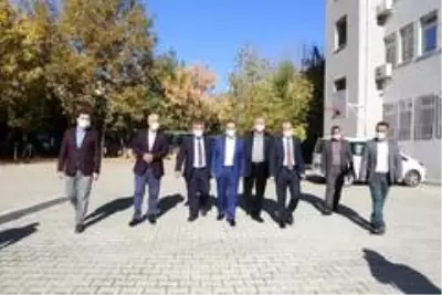 Başkan Kılınç'tan 5 bin öğretmene kitap hediye etti Başkan Kılınç'tan 5 bin öğretmene kitap hediye etti