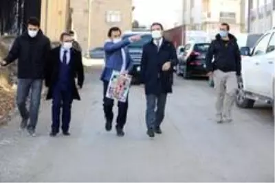 Başkan Vekili Aslan çalışmaları denetleyerek esnafı dinledi Başkan Vekili Aslan çalışmaları denetleyerek esnafı dinledi
