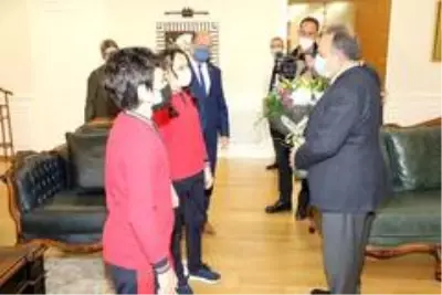 Başkan Yalçın'a Öğretmenler Günü ziyareti Başkan Yalçın'a Öğretmenler Günü ziyareti