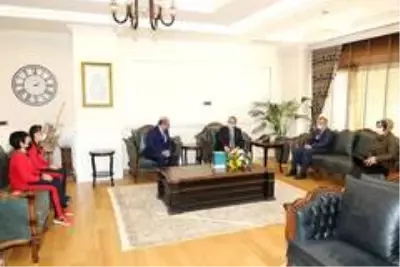 Başkan Yalçın'a Öğretmenler Günü ziyareti Başkan Yalçın'a Öğretmenler Günü ziyareti