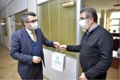 Başkan Yılmaz, Öğretmenler Günü'nü kutladı Başkan Yılmaz, Öğretmenler Günü'nü kutladı