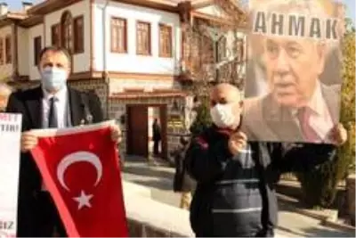 Başkent'te Bülent Arınç protesto edildi Başkent'te Bülent Arınç protesto edildi