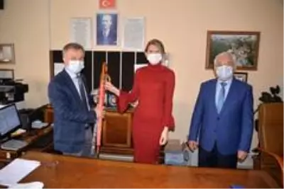 Belediye Başkan Yardımcısı Melek Subaşı öğretmenleri ziyaret etti Belediye Başkan Yardımcısı Melek Subaşı öğretmenleri ziyaret etti