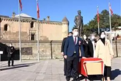 Bitlis'te 24 Kasım Öğretmenler Günü Bitlis'te 24 Kasım Öğretmenler Günü