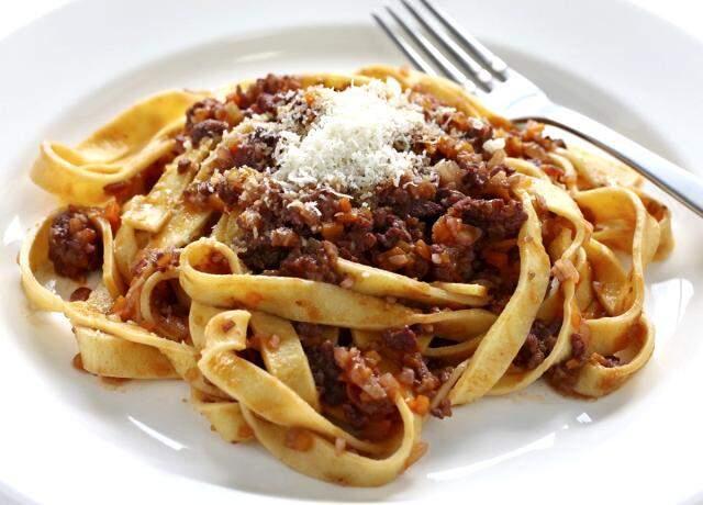 Bolognese Soslu Tagliatelle nasıl yapılır? 24 Kasım MasterChef makarna tarifleri! Bolognese Soslu Tagliatelle tarifi, malzemeleri | Makarna çeşitleri Bolognese Soslu Tagliatelle nasıl yapılır? 24 Kasım MasterChef makarna tarifleri! Bolognese Soslu Tagliatelle tarifi, malzemeleri | Makarna çeşitleri