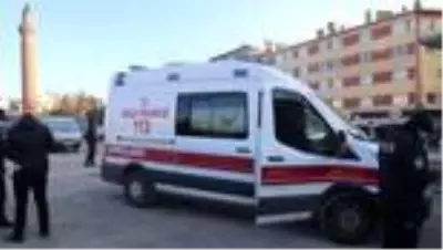 Boş arazide yeni doğmuş bebek bulundu (3) - Güvenlik kamerası Boş arazide yeni doğmuş bebek bulundu (3) - Güvenlik kamerası