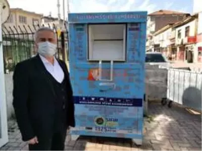 Bucak'ta Giysi Kumbarası Bucak'ta Giysi Kumbarası