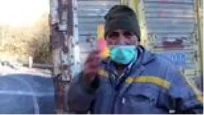 Büyükbaş hayvan yüklü kamyonet ile otomobil çarpıştı: 5 yaralı Büyükbaş hayvan yüklü kamyonet ile otomobil çarpıştı: 5 yaralı