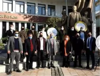 Çeşme AK Parti'den Öğretmenler Günü mesajı ve ziyaretleri Çeşme AK Parti'den Öğretmenler Günü mesajı ve ziyaretleri